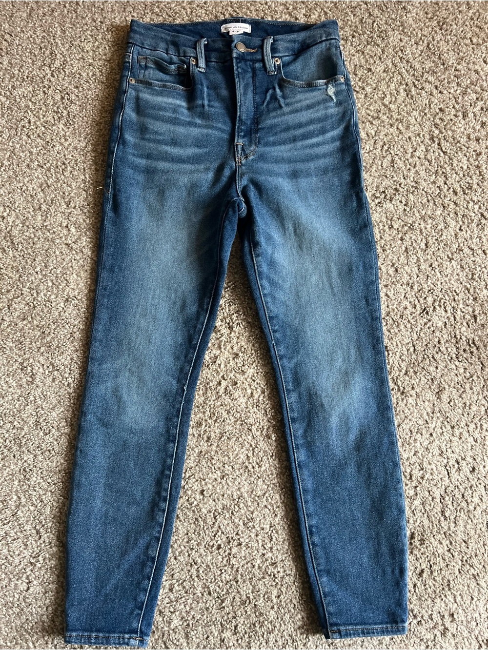 Good American Skinny Jeans in Medium Blue Wash